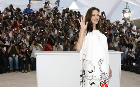 Jolie embarazada brilla en el Festival de Cannes 3