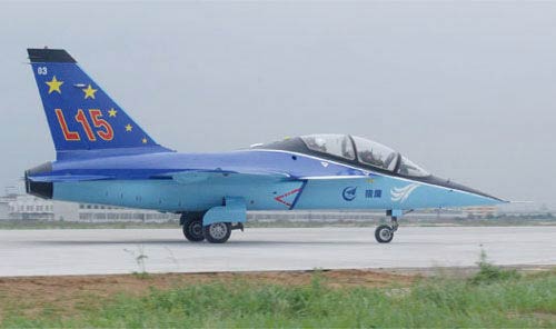 China desarrolla nuevo avión de entrenamiento supersónico 3
