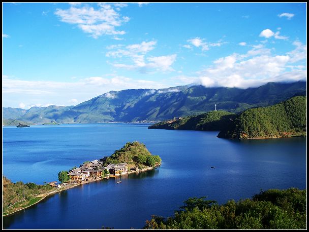 Lago Lugu en Lijiang, Yunnan 1