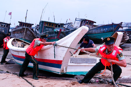 Evacuan a más de 270.000 personas en China ante proximidad de tifón 4