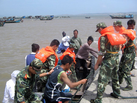 Evacuan a más de 270.000 personas en China ante proximidad de tifón 6