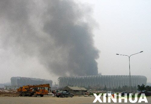 Un incendio en estadio al este de China 2