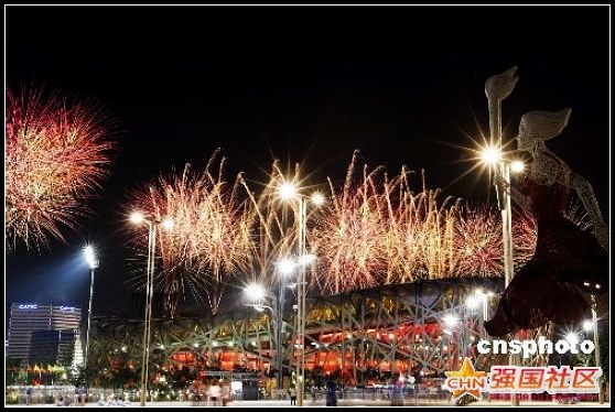 Magníficos fuegos artificiales en ensayo de inauguración para JJOO 12