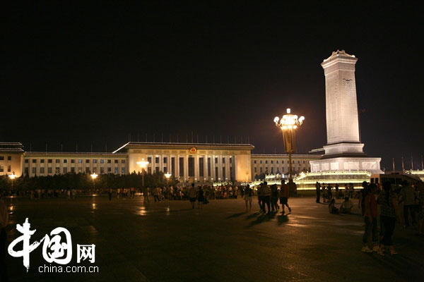 Vista nocturna de Plaza Tian´anmen, Beijing 19