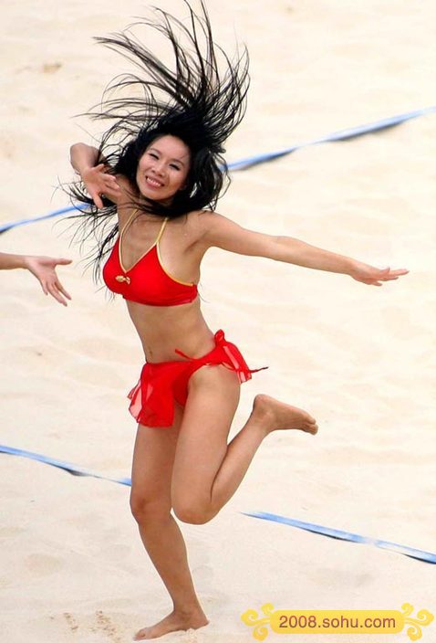 Las animadoras sexys de la competencia de voleibol de playa 2