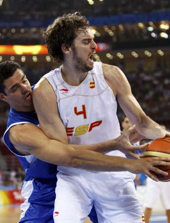 Los momentos interesantes en la competencia de baloncesto España vs Grecia 4