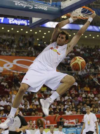 Los momentos interesantes en la competencia de baloncesto España vs Grecia 6