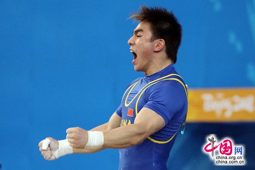 Liao Hui gana oro en levantamiento de pesas de 69 kg3
