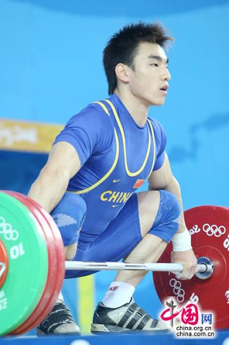 Liao Hui gana oro en levantamiento de pesas de 69 kg8