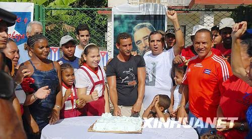 Se celebra cumpleaños de Fidel Castro en Cuba3