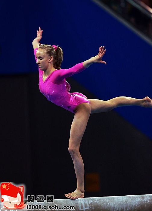 La chica guapa Liukin9