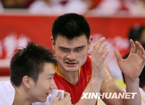 Las expresiones divertidas de Yao Ming5