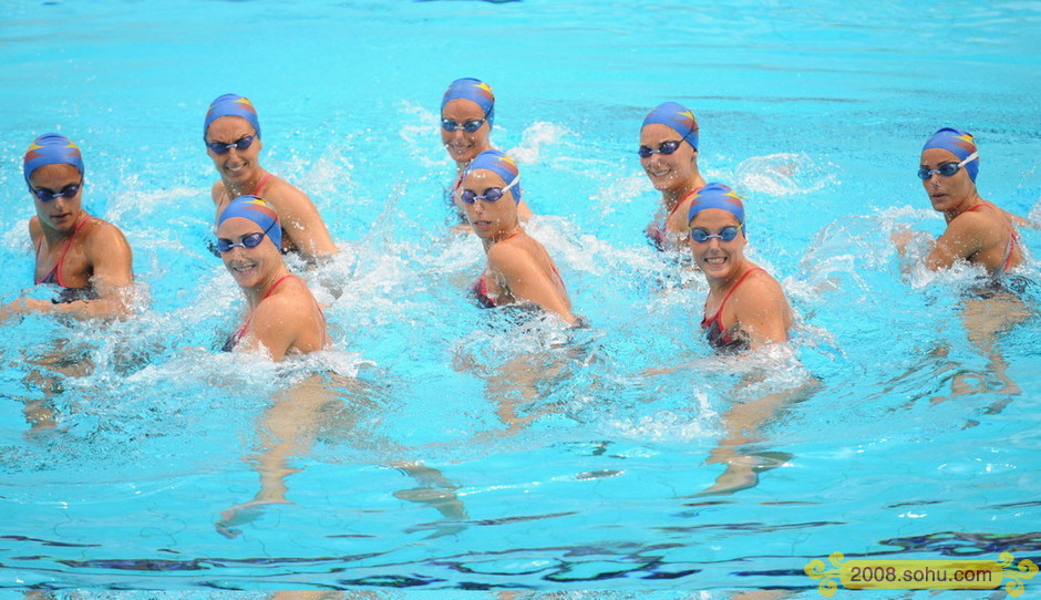 Deportistas españolas de natación sincronizada en Cubo de Agua 3