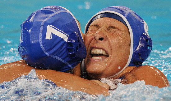 El descuidado en la competición de waterpolo femenino 2