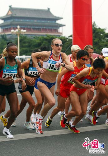 Constantina Tomescu de Rumania gana oro en maratón femenino y Zhou Chunxiu de China gana bronce3