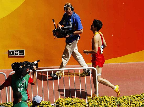 Beijing 2008: Atleta chino Liu Xiang abandona la Olimpiada por lesión 18