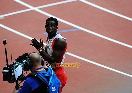 Beijing 2008: Robles avanza a la segunda ronda en 110 metros vallas 10