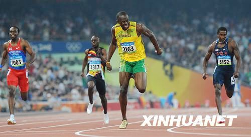 Bolt de Jamaica establece nuevo récord mundial en 200m varonil2