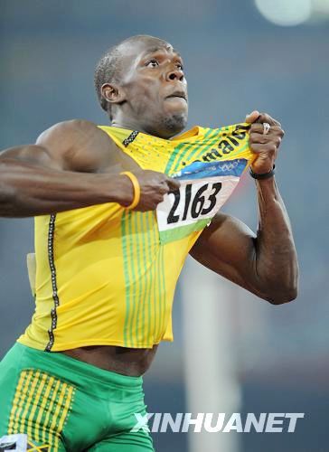 Bolt de Jamaica establece nuevo récord mundial en 200m varonil9