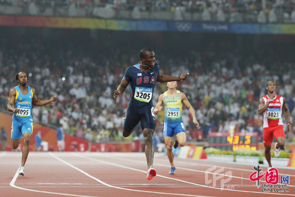 Beijing 2008: Vence Merrit de EEUU a campeón defensor Wariner y gana oro en 400 metros masculino 1