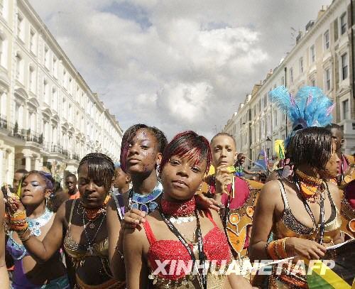 Carnaval de Notting Hill en Londres con el tama de 'bienvenida a todo el mundo' 4