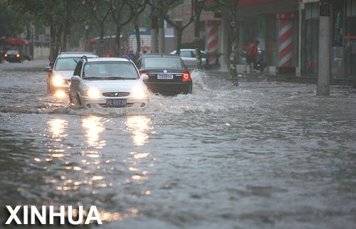 Shanghai: lluvias torrenciales provocaron demoras de vuelos2