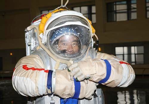 ¿Cómo entrenan los astronautas antes del lanzamiento?1