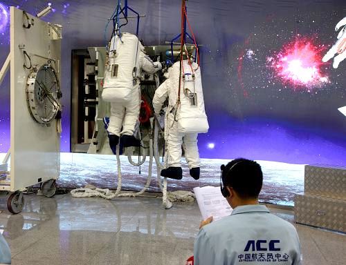 ¿Cómo entrenan los astronautas antes del lanzamiento?12