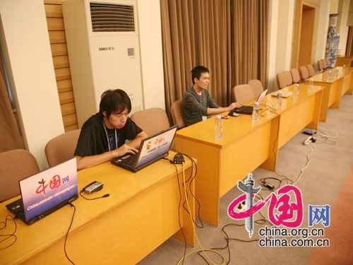 Conferencia de prensa sobre el lanzamiento y la maniobra orbital de Shenzhou VII2