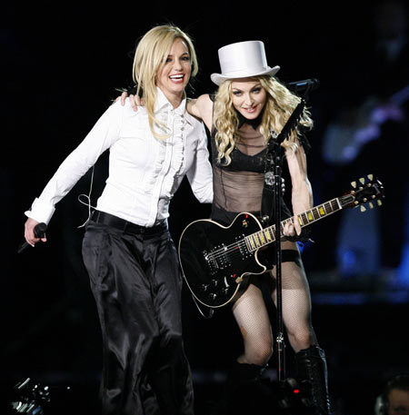 Spears se une a Madonna en la gira &apos;Sticky and Sweet&apos; 1