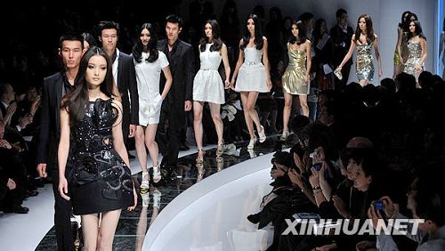 Desfile de Versace en Beijing9