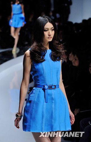 Desfile de Versace en Beijing11