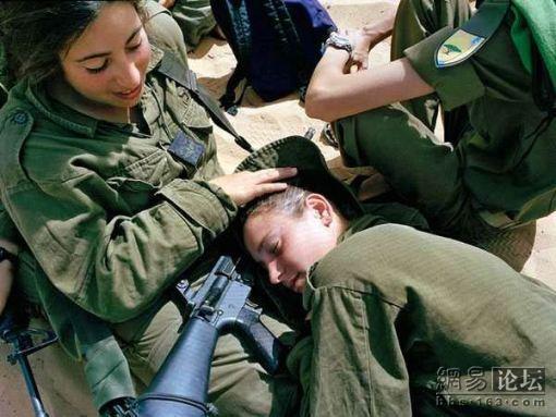 La vida de las soldados hermosas en Israel 2