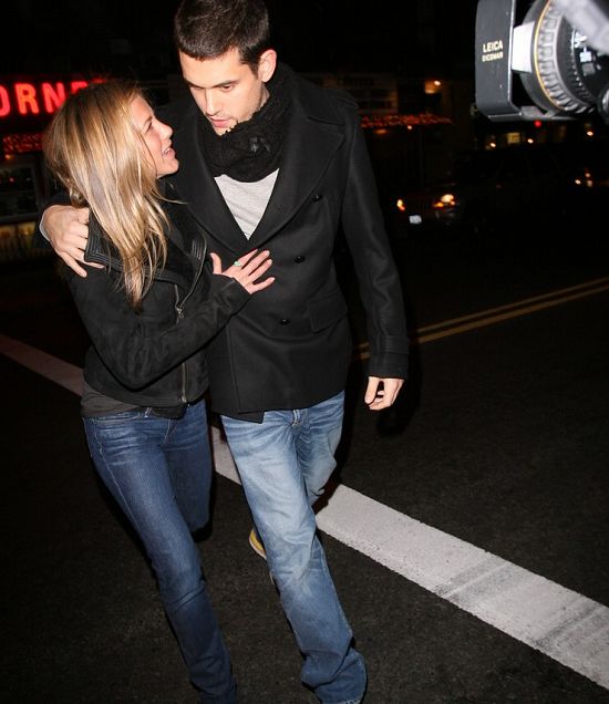 Jennifer Aniston pasa tiempo dulce con John Mayer2