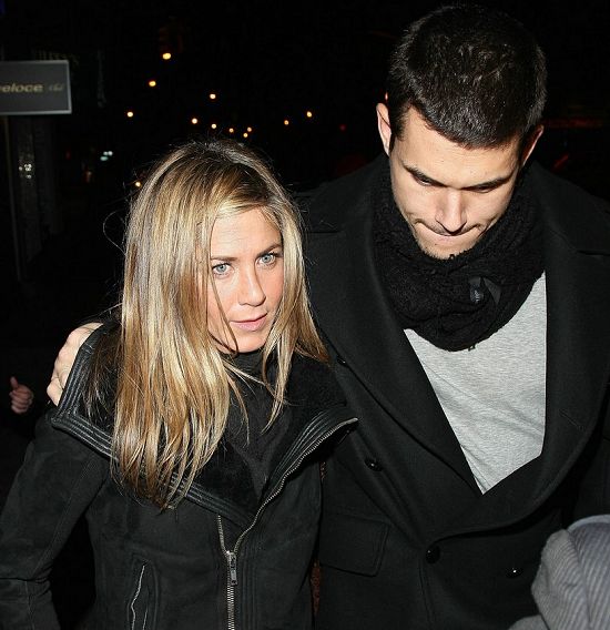 Jennifer Aniston pasa tiempo dulce con John Mayer 8