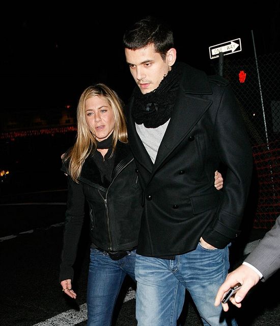 Jennifer Aniston pasa tiempo dulce con John Mayer 9