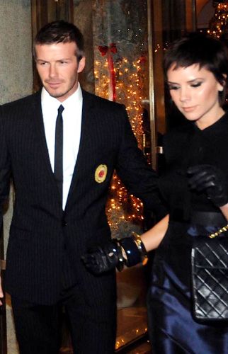 Beckham participa en AC Milan mientras viaja Italia con Victoria10