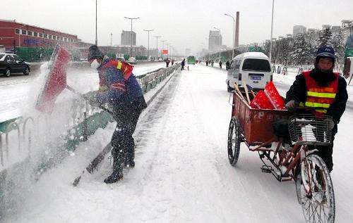 Interrumpen nevadas tráfico en provincia oriental de Shandong 3