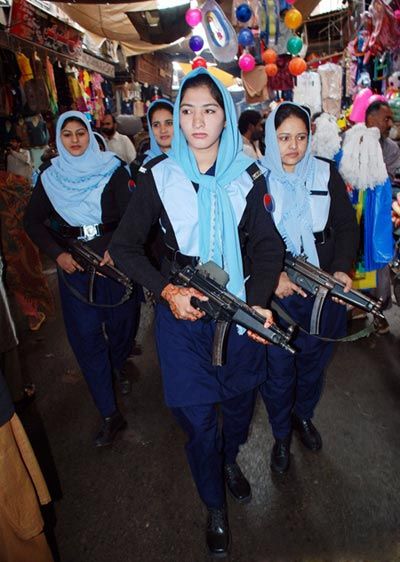 Mujeres policías hermosas paquistaníes 2