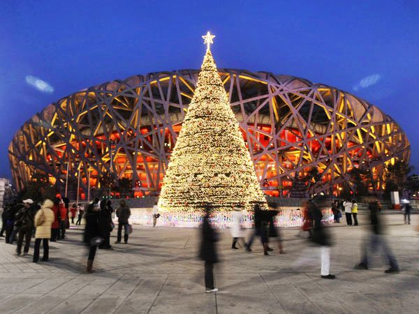 Paisaje nocturna brillante en la víspera de navidad en China 4
