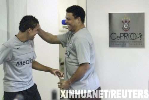 Ronaldo ya se entrena con el Corinthians2