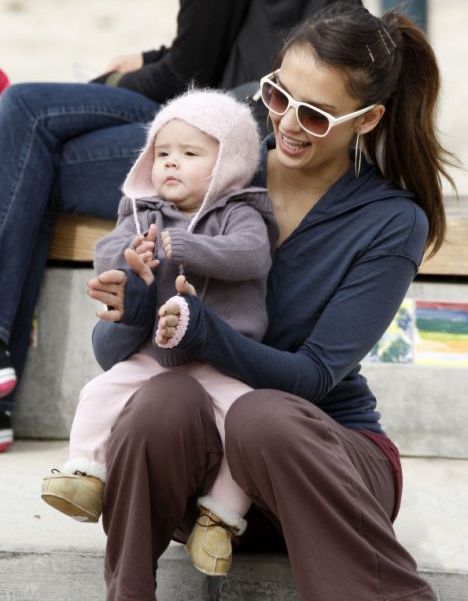 Jessica Alba y su bebé 2
