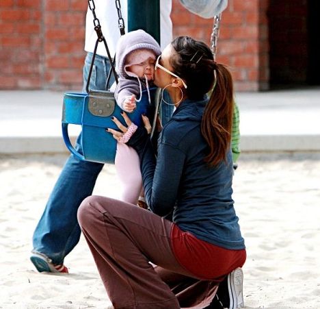 Jessica Alba y su bebé 3