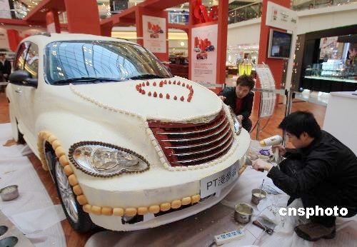 Coche hecho por chocolate para la Fiesta de los Enamorados2