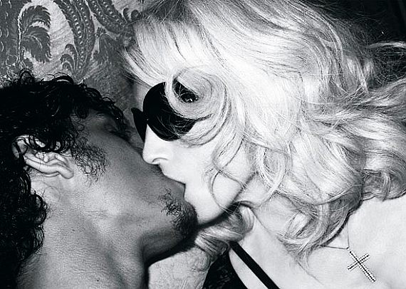 Se molesta Guy Ritchie con más recientes fotos de Madonna 3