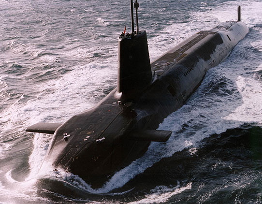 Colisionan submarinos nucleares británico y francés en el Atlántico