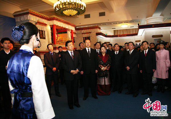 Inician en Beijing exhibición sobre reforma democrática en el Tíbet1