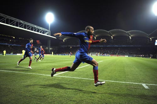 Fútbol: Olimpique de Lyon y Barcelona empatan 1-1 en un partido flojo 5