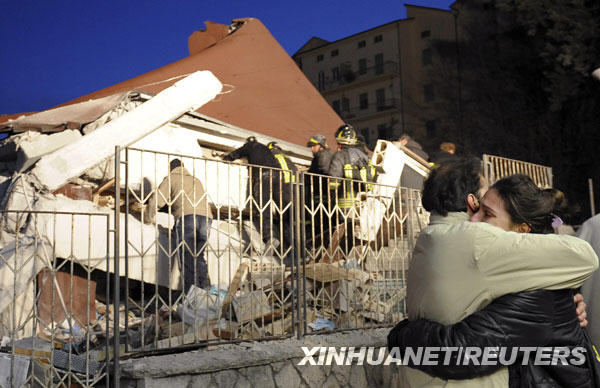 Cerca de 150 muertos y más de mil 500 heridos en terremoto en Italia 3