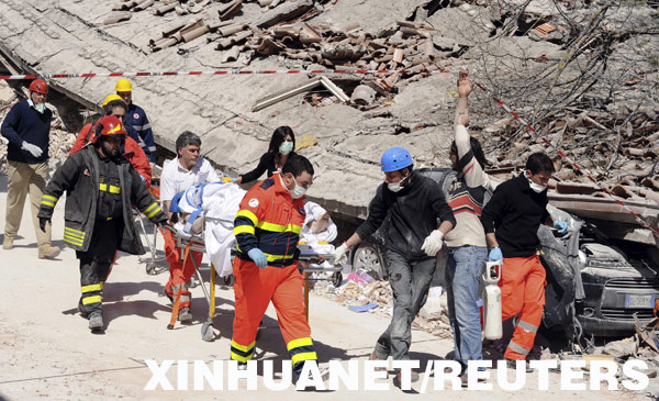 Cerca de 150 muertos y más de mil 500 heridos en terremoto en Italia 8